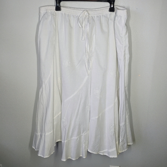 Metro Wear Floral Embroidered Flowy Midi Skirt White Cottage Boho Plus Size 3X - Picture 1 of 14